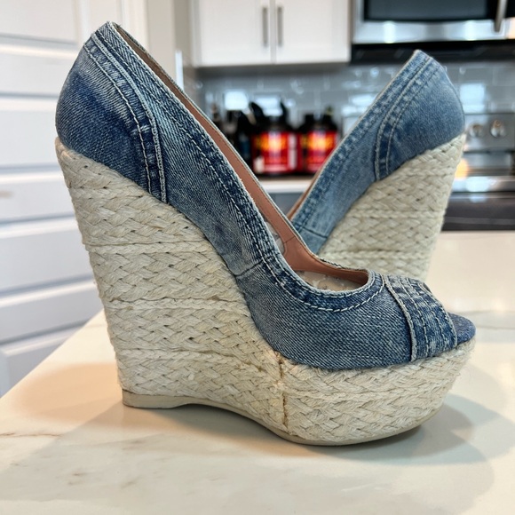 Beautiful Gianmarco Lorenzi denim and lace wedges - Picture 5 of 9